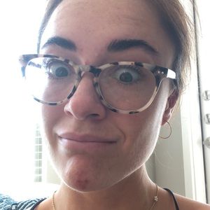 Meet your Posher, Lydia